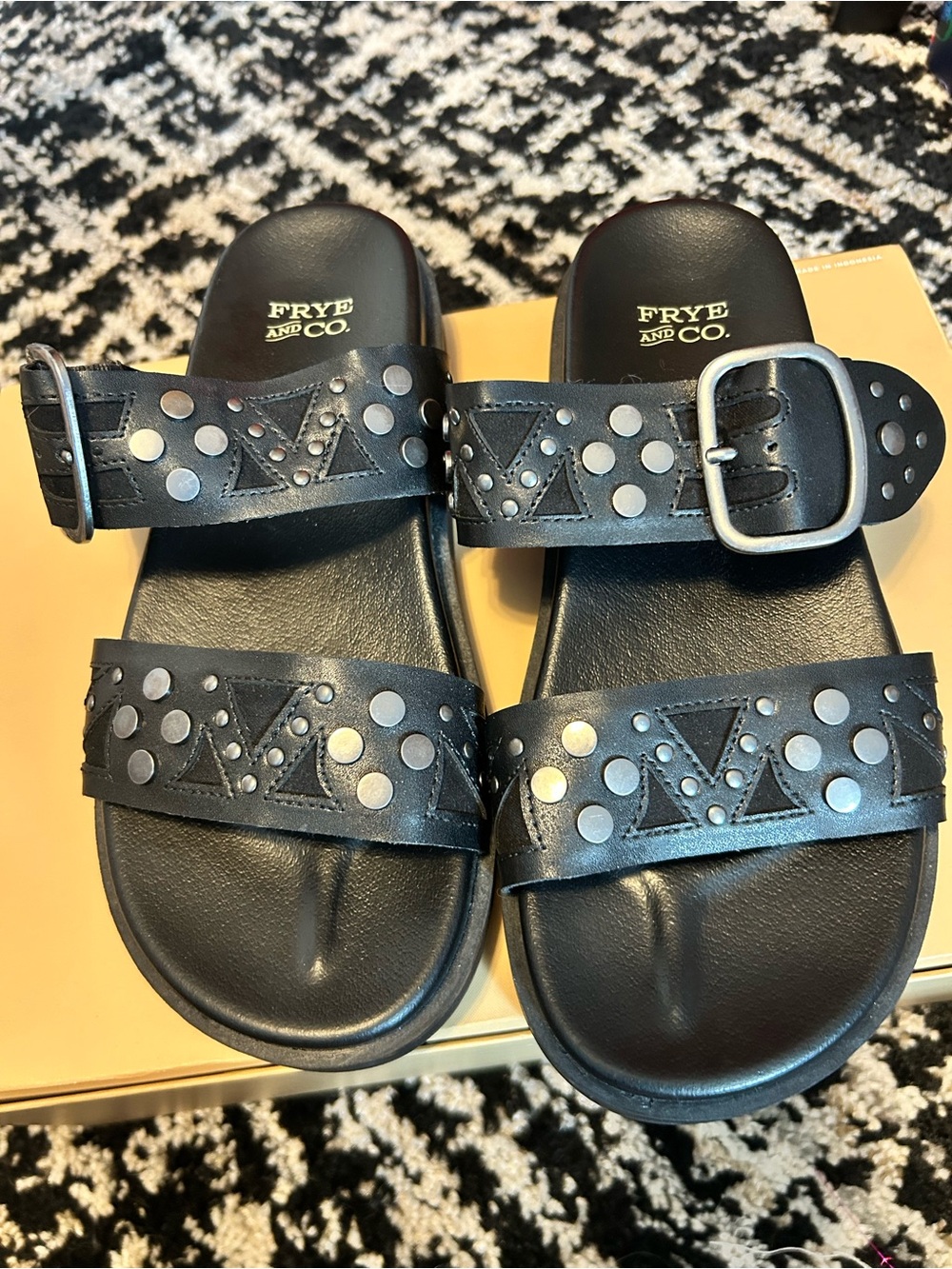FRYE & Co. Black Studded Leather Slide Sandals Size 6.5. New